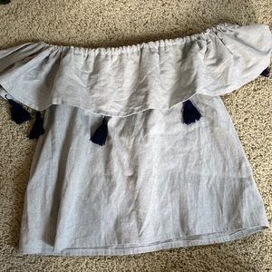 Grey shirt with tassels